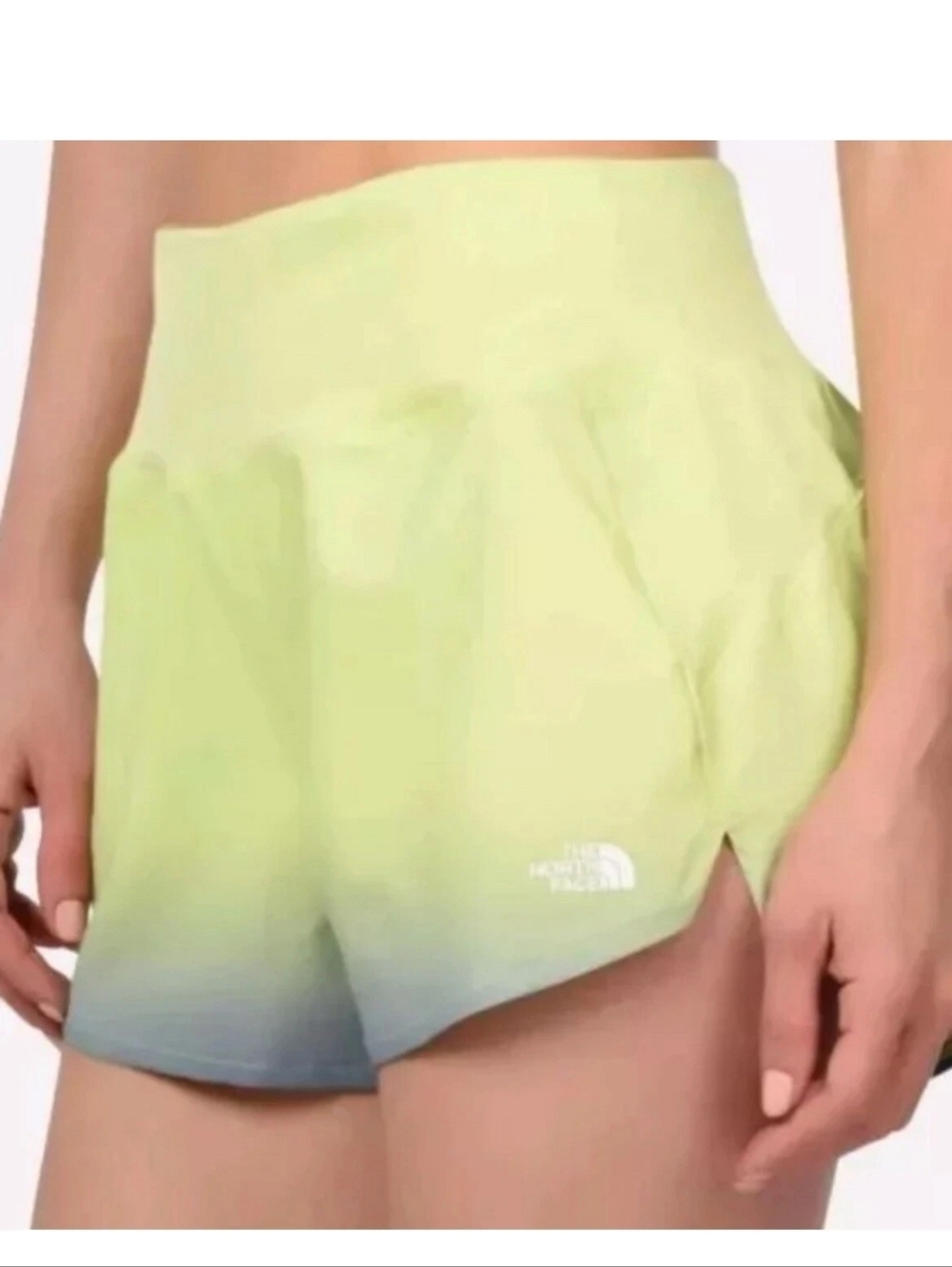 NWOT. The North Face Arque Printed 3" Shorts Sz. Medium